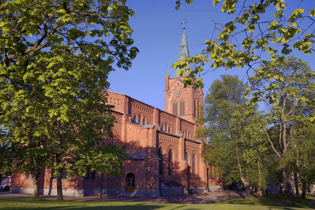 Uudenkaupungin Uusi kirkko Uudenkaupungin Uusi kirkko, punatiilinen kirkkorakennus