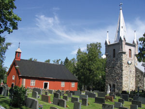 Kesäinen kuva Pyhämaan kirkoista